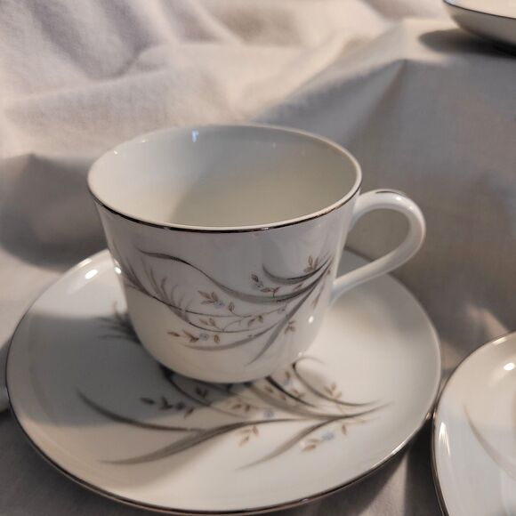 Castlecourt Fine China Wheat Spray Japan Cup & Saucer Set Of 4 Silver Trim - Picture 5 of 11